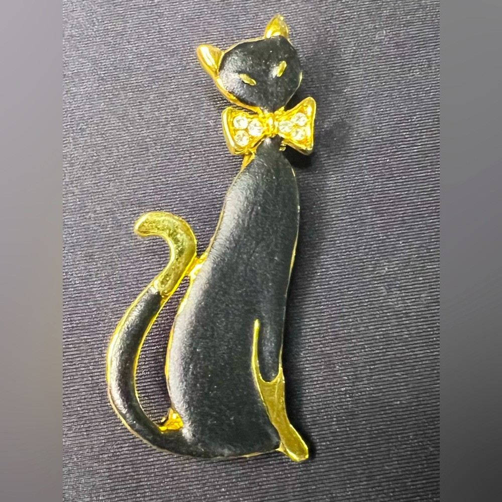 Vintage Elegant Black and Gold Cat Brooch / Pin Costume Jewelry